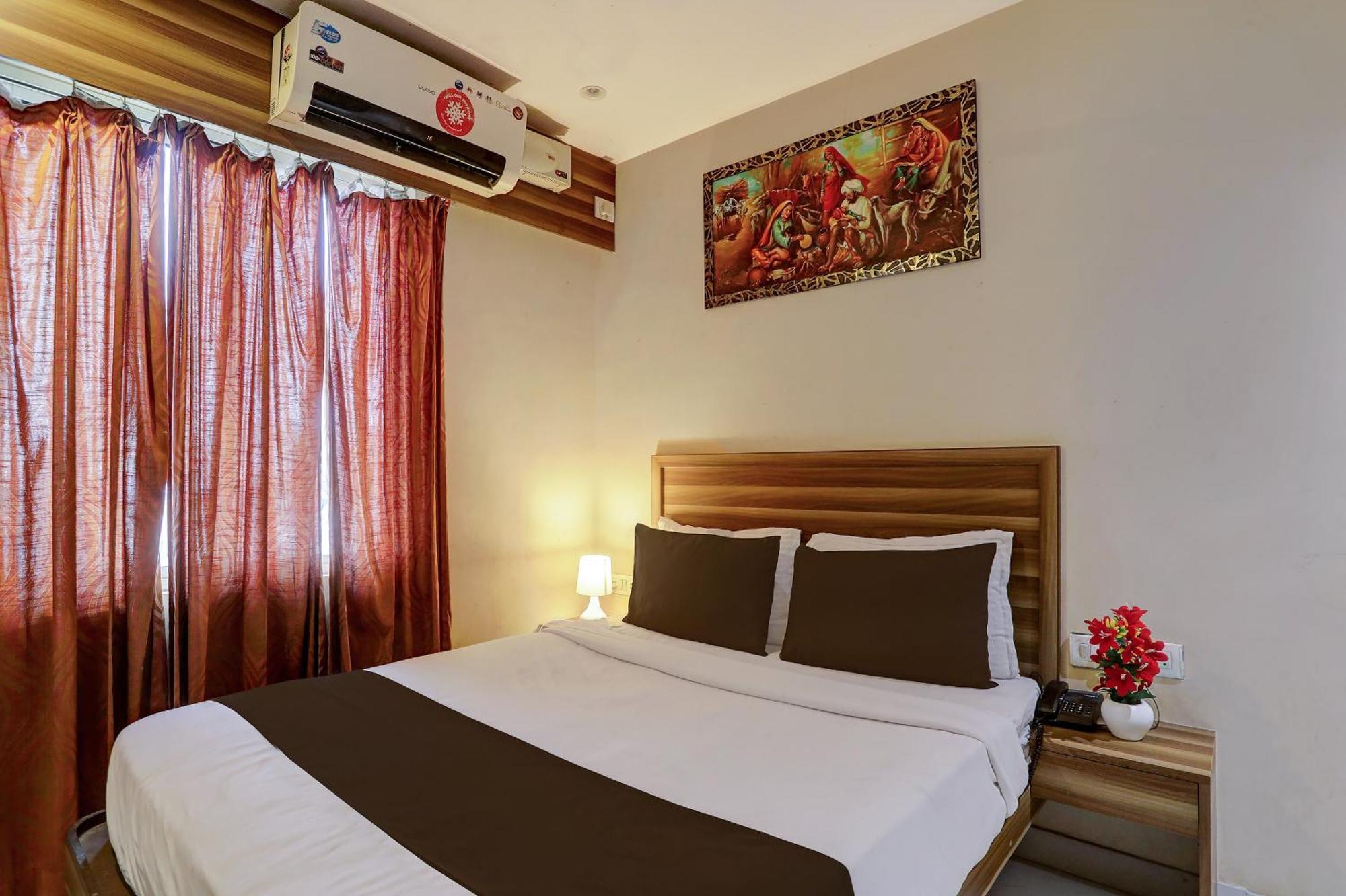 Super Hotel O Vaishnavi Inn Хидерабад Екстериор снимка
