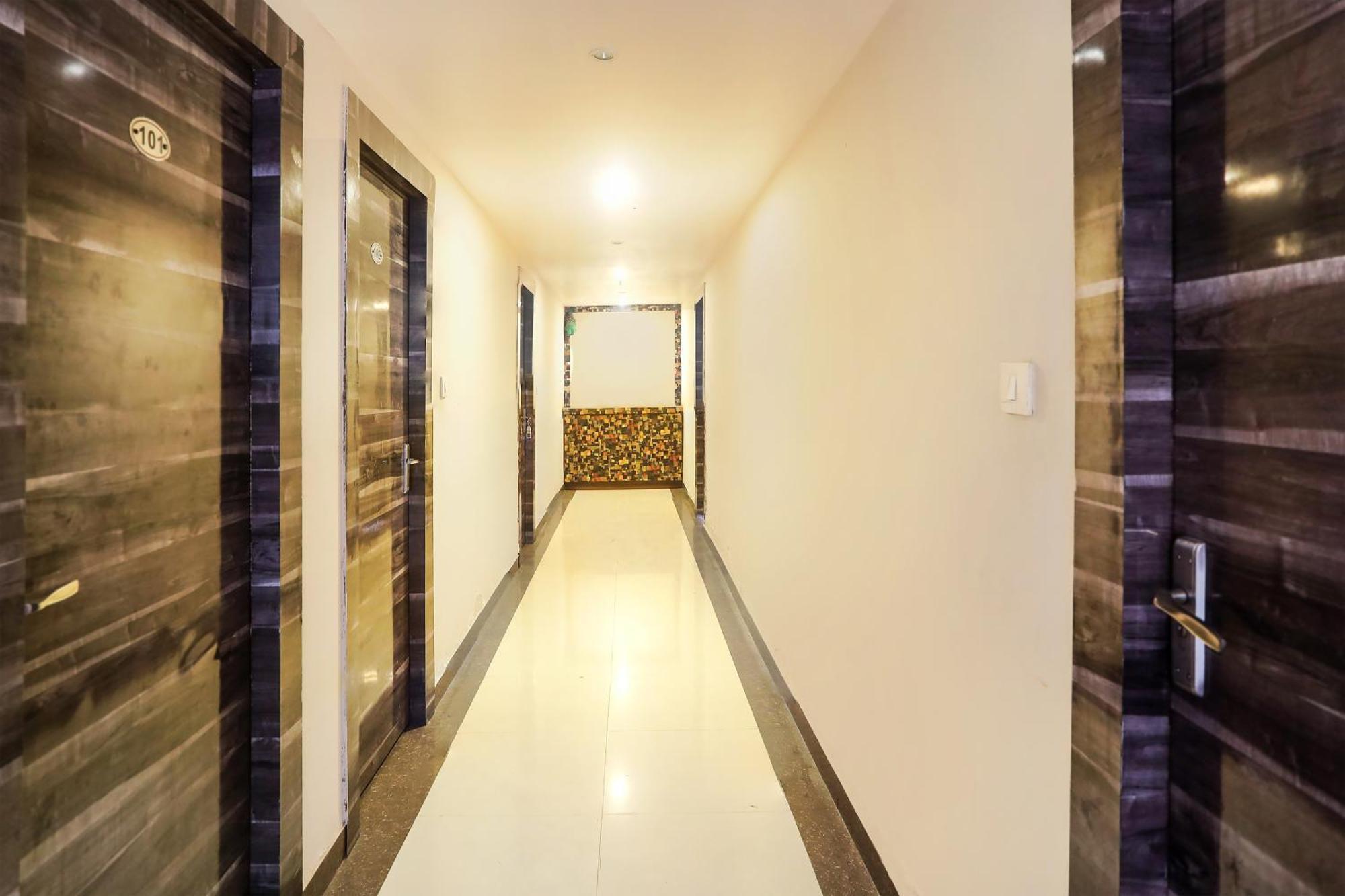 Super Hotel O Vaishnavi Inn Хидерабад Екстериор снимка