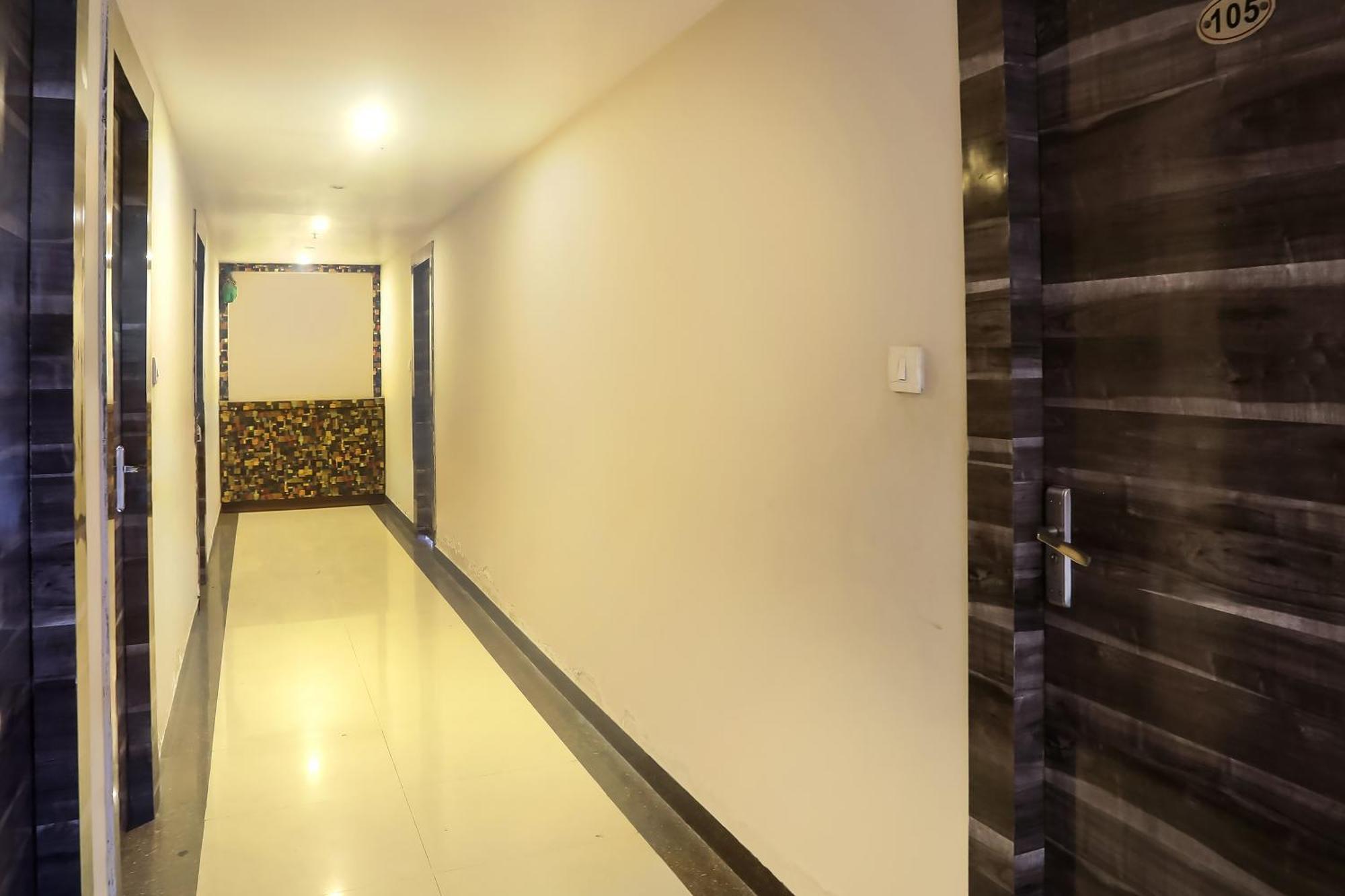 Super Hotel O Vaishnavi Inn Хидерабад Екстериор снимка