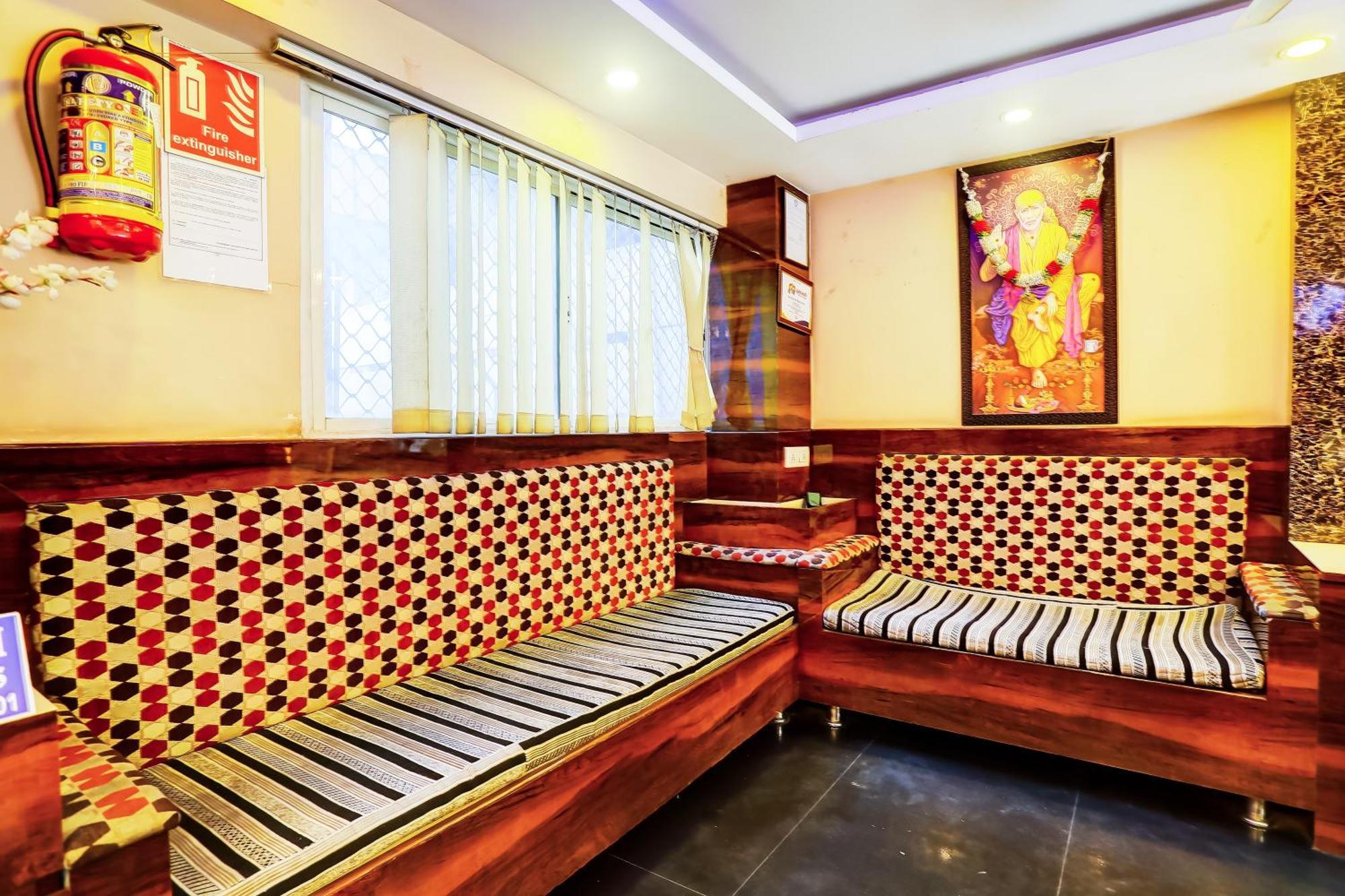 Super Hotel O Vaishnavi Inn Хидерабад Екстериор снимка