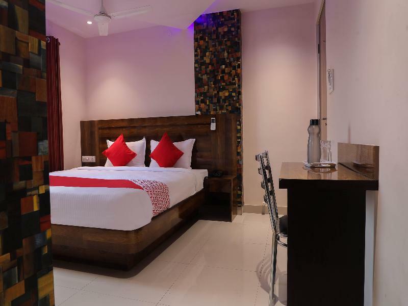 Super Hotel O Vaishnavi Inn Хидерабад Екстериор снимка