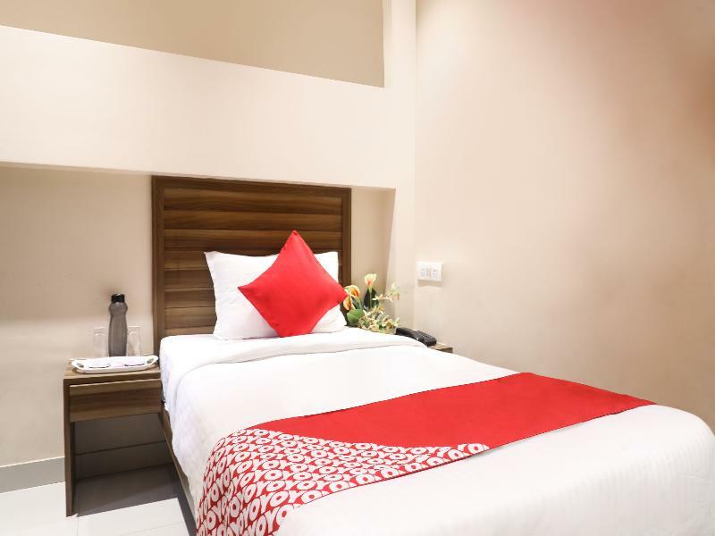 Super Hotel O Vaishnavi Inn Хидерабад Екстериор снимка